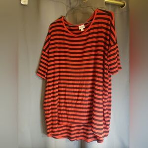 LulaRoe Irma red & black XL